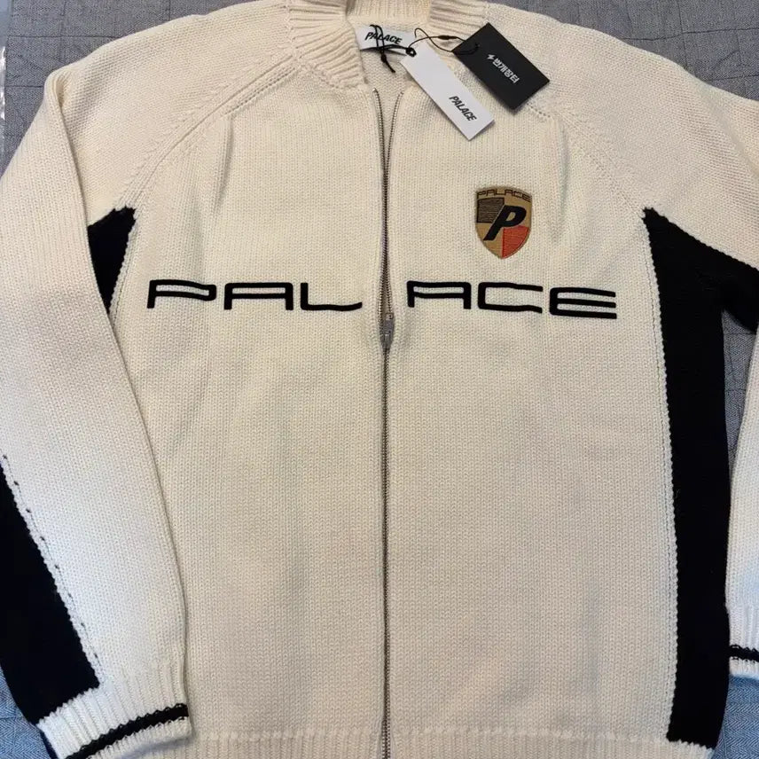[SOLD OUT] 팔라스 니트집업 (XL)