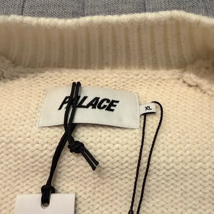 [SOLD OUT] 팔라스 니트집업 (XL)