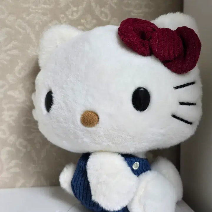 [BUNJANG] Hello Kitty Plush Doll / 헬로키티 인형 팝니다