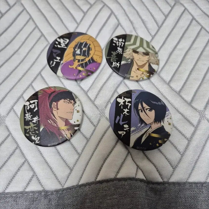 [BUNJANG] Bleach Character Badge 4-Piece Set / 블리치 캐릭터 뱃지 4종 세트