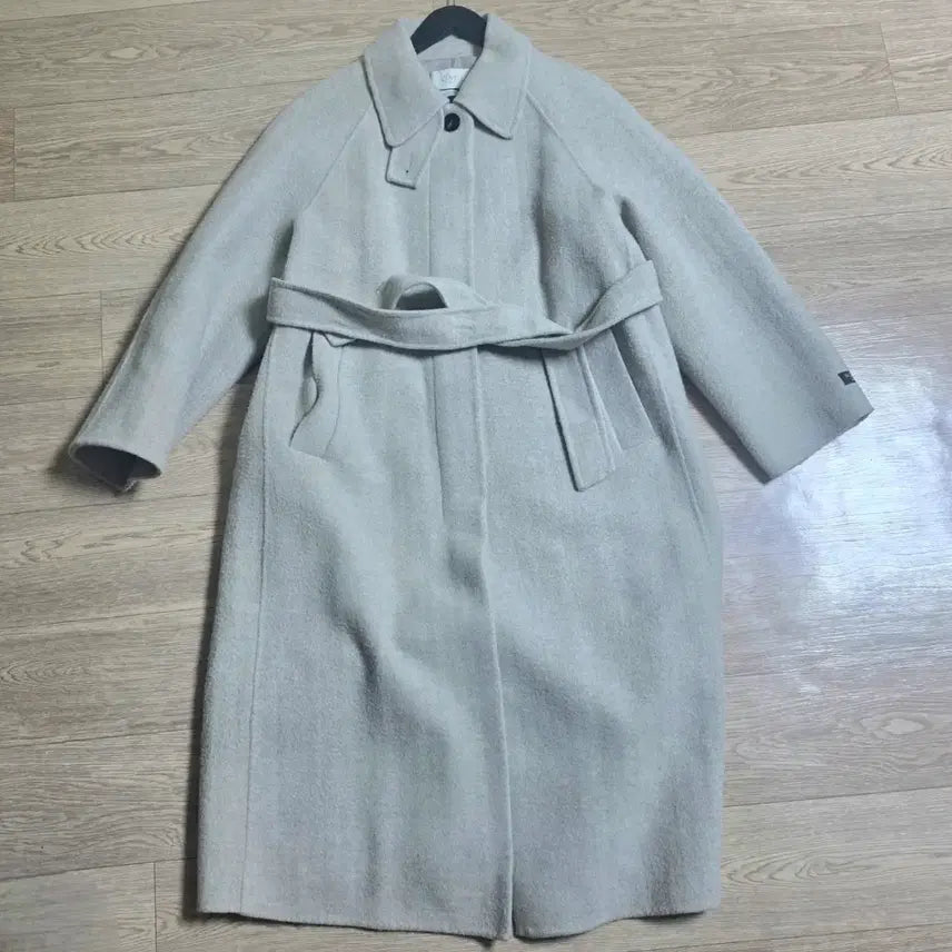 [BUNJANG] Line Edition Lee Sung-kyung Coat / 라인어디션 코트