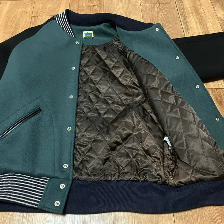 [BUNJANG] Teket Varsity Jacket M / 테켓 바시티 자켓 M