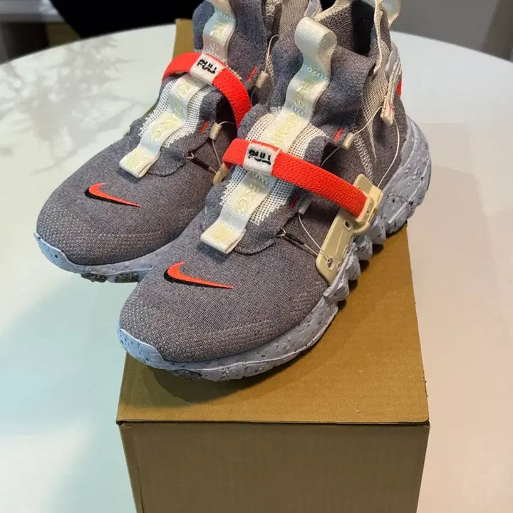 [BUNJANG] Nike Space Hippie 03 Vast Grey Hyper Crimson (Size 260) / [260] 나이키 스페이스 히피 03 배스트 그레이 하이퍼 크림슨