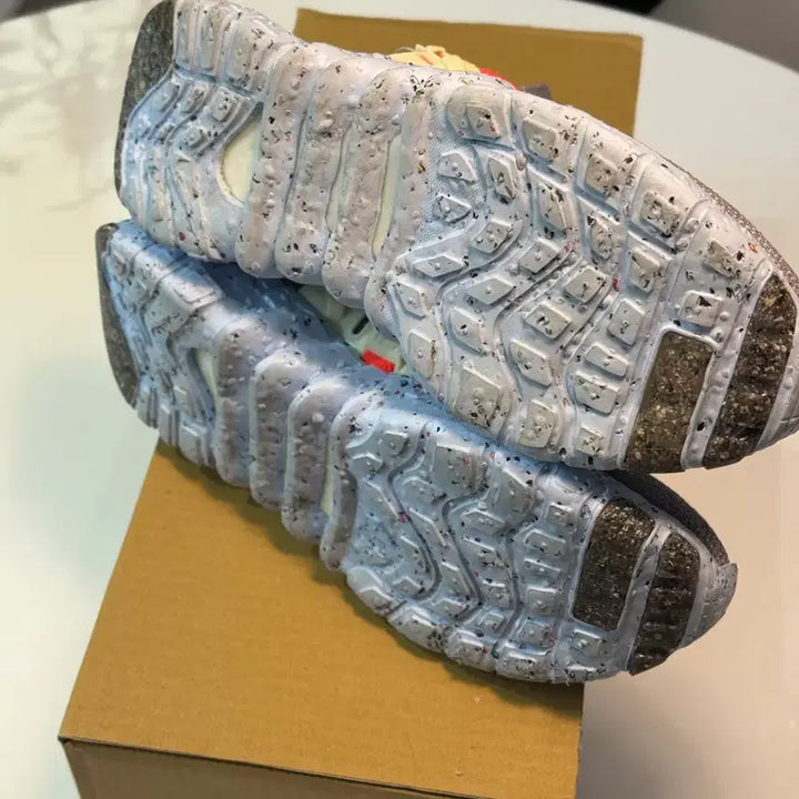 [BUNJANG] Nike Space Hippie 03 Vast Grey Hyper Crimson (Size 260) / [260] 나이키 스페이스 히피 03 배스트 그레이 하이퍼 크림슨