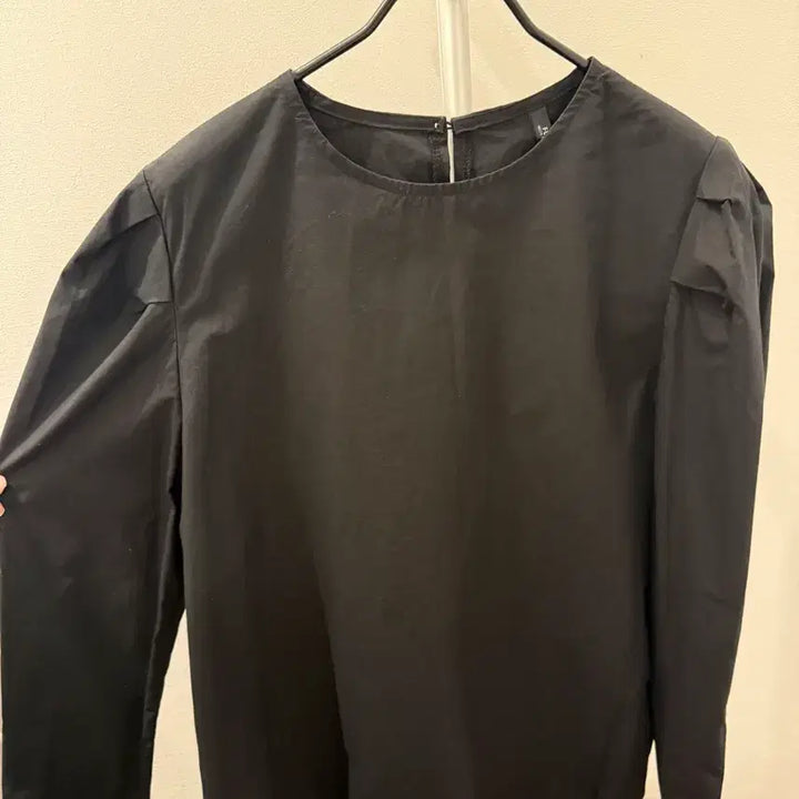 [BUNJANG] Black Puff Blouse / 블랙 퍼프 블라우스