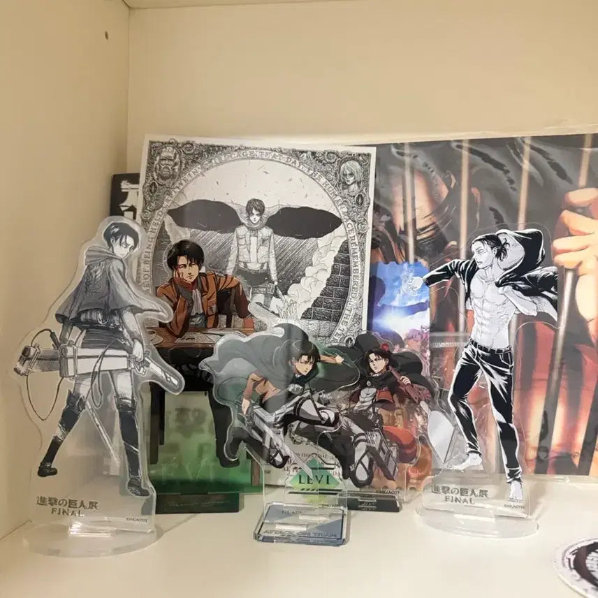 [BUNJANG] Attack on Titan Levi and Eren Acrylic Stand Bundle / 진격의 거인 리바이 애렌 아크릴 판매합니다