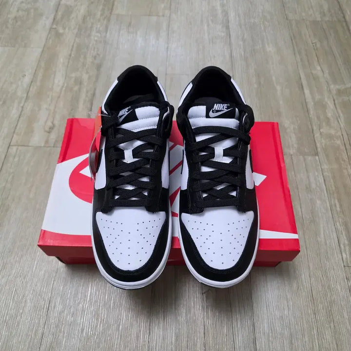 [BUNJANG] Nike Dunk Low (Panda) Sneakers / 나이키 덩크 로우 (범고래)