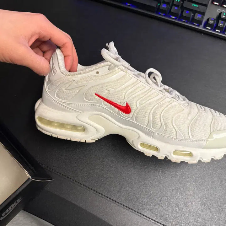 [BUNJANG] Nike x Supreme Air Max Plus TN 285 White / 나이키 x 슈프림 에어맥스 플러스 TN 285 화이트