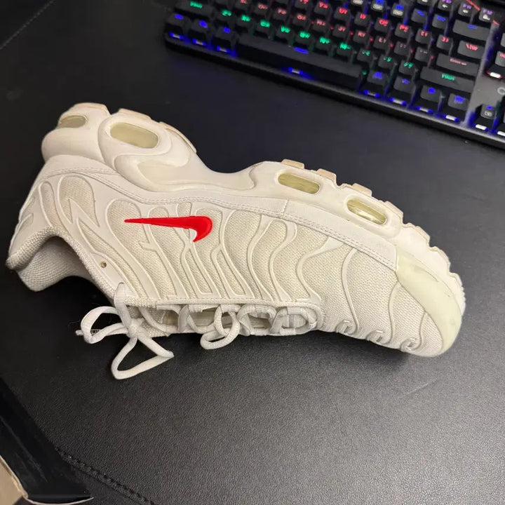 [BUNJANG] Nike x Supreme Air Max Plus TN 285 White / 나이키 x 슈프림 에어맥스 플러스 TN 285 화이트