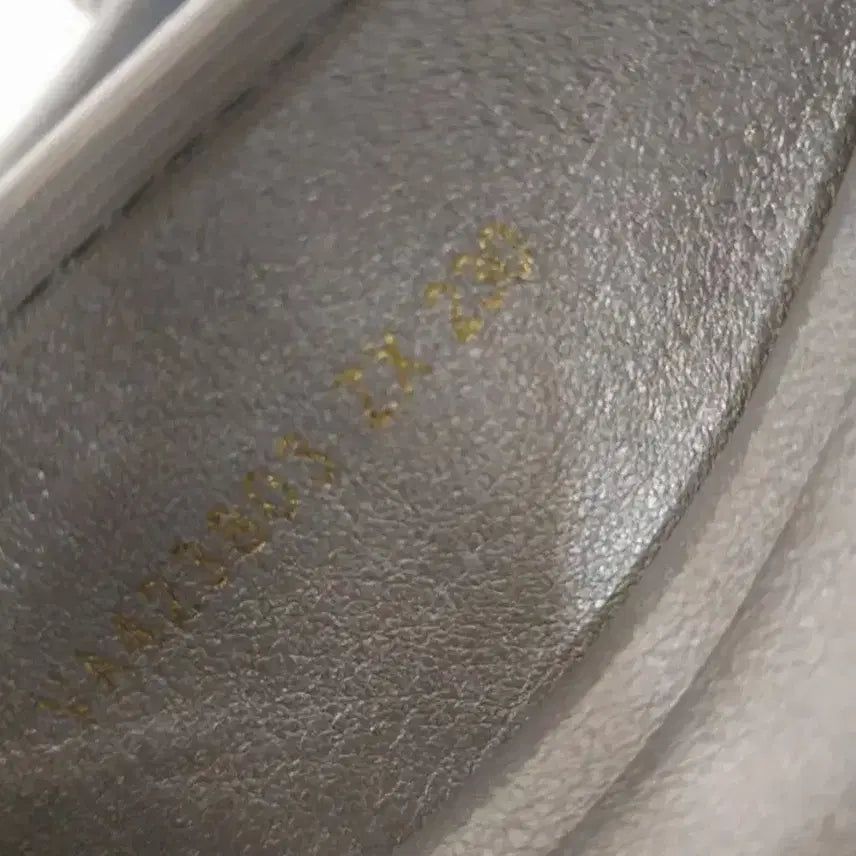 [BUNJANG] M.MOUK Silver Ribbon Flat Shoes (230) / 여성 엠무크 비쥬 리본 실버 플랫슈즈, 단화 (230)