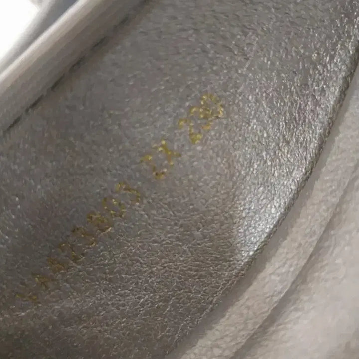 [BUNJANG] M.MOUK Silver Ribbon Flat Shoes (230) / 여성 엠무크 비쥬 리본 실버 플랫슈즈, 단화 (230)
