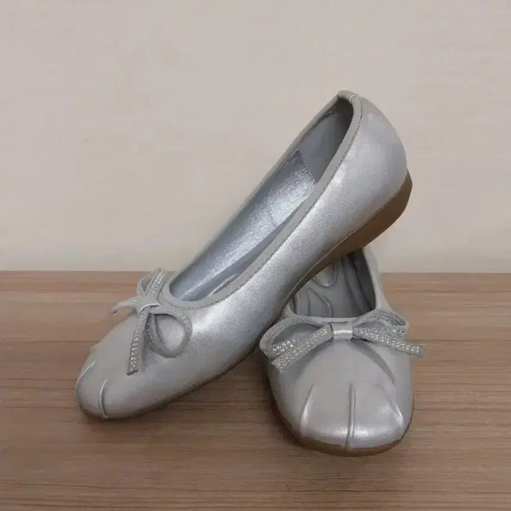 [BUNJANG] M.MOUK Silver Ribbon Flat Shoes (230) / 여성 엠무크 비쥬 리본 실버 플랫슈즈, 단화 (230)