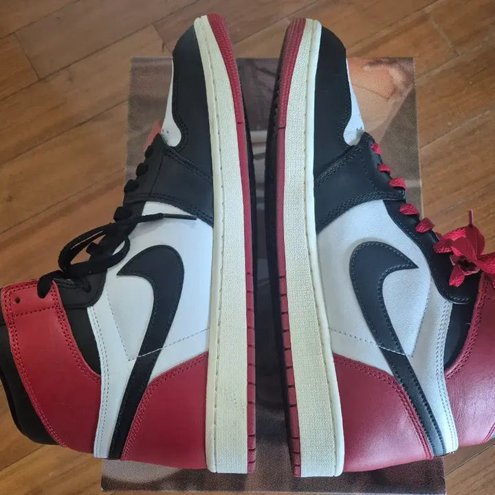 [SOLD OUT] 조던1 레트로 하이 OG 블랙토 300