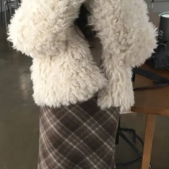 [BUNJANG] Swvnj Ivory Faux Fur Jacket (Sealed) / 스웨븐제이 양털퍼자켓 아이보리 새상품