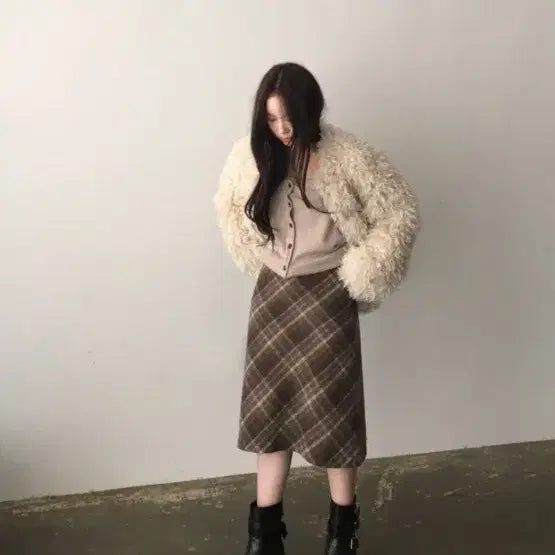 [BUNJANG] Swvnj Ivory Faux Fur Jacket (Sealed) / 스웨븐제이 양털퍼자켓 아이보리 새상품
