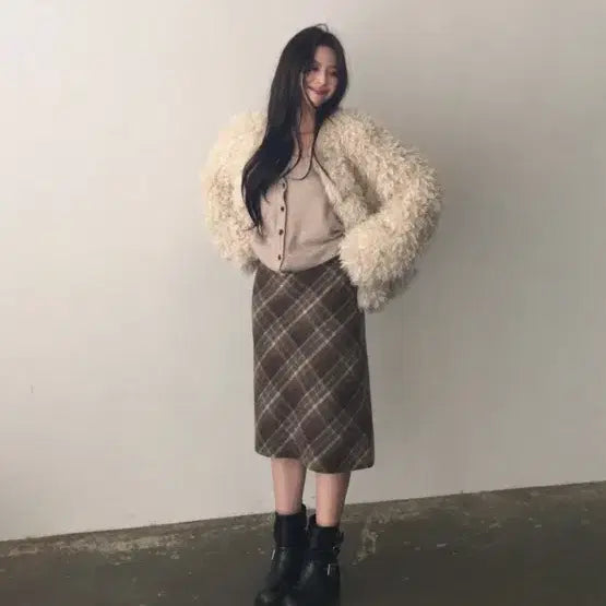 [BUNJANG] Swvnj Ivory Faux Fur Jacket (Sealed) / 스웨븐제이 양털퍼자켓 아이보리 새상품