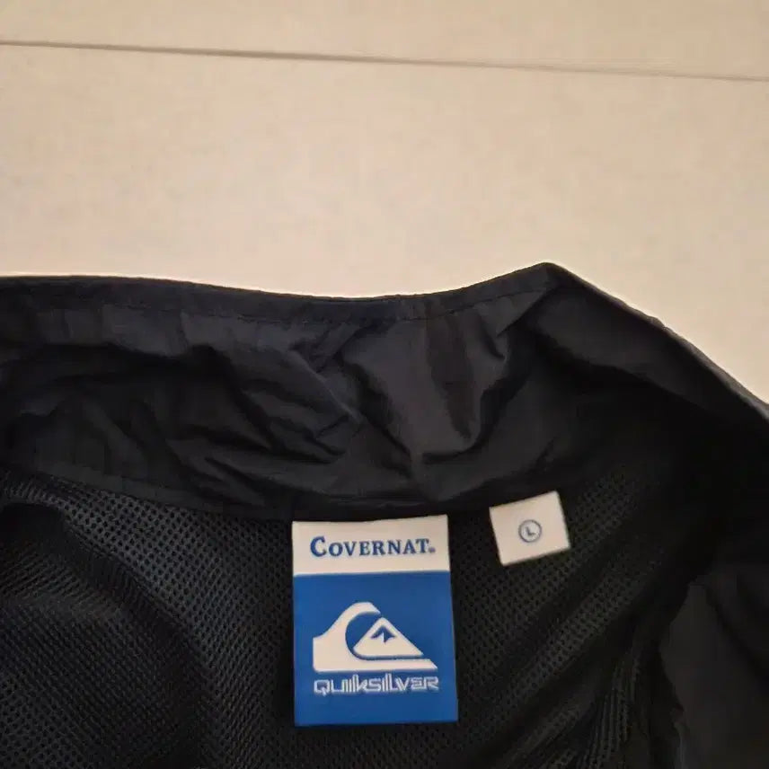 [BUNJANG] Covernat x Quiksilver Collaboration Windbreaker T-shirt / 커버낫 퀵실버 반팔 바람막이