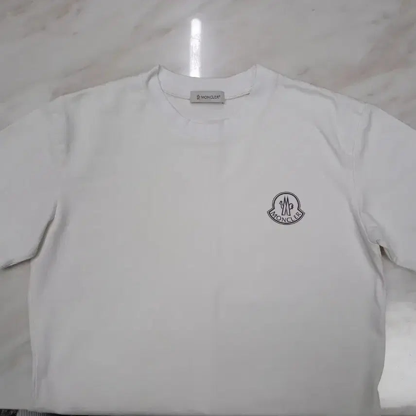 [BUNJANG] Moncler Unisex Cotton Short Sleeve T-shirt / [아주 좋습니다] 몽클레어 남성 여성공용 면 반팔 티셔츠 L 사이즈