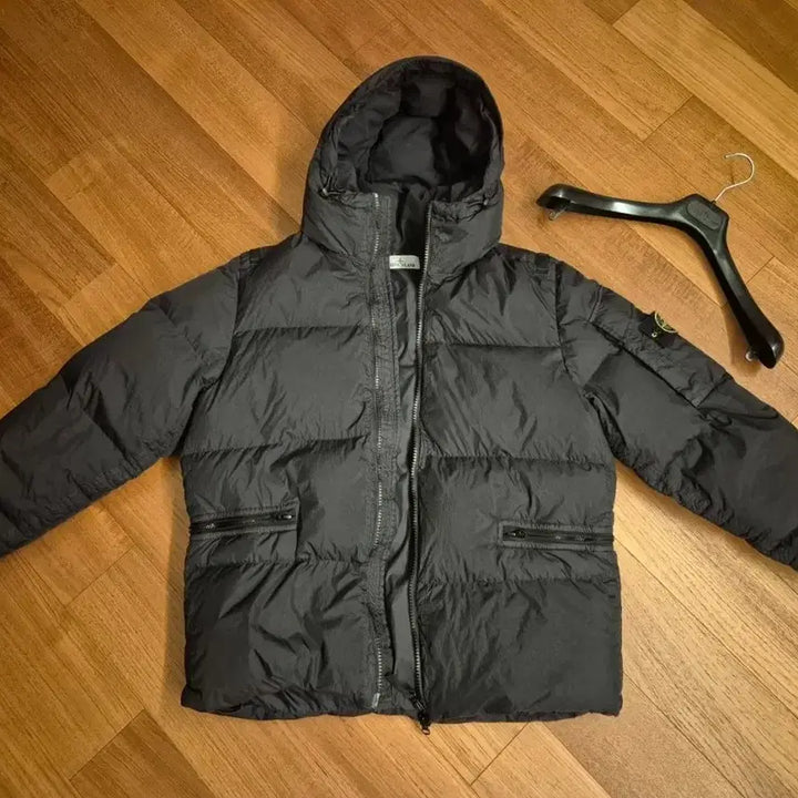 [BUNJANG] Stone Island 22FW Crinkle Reps Padded Jacket Black M / 스톤아일랜드 22FW 크링클랩스 패딩 블랙 M
