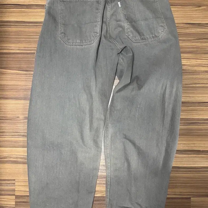 [BUNJANG] HATCHING ROOM Olive Curve Jeans / 해칭룸 커브진 올리브 2