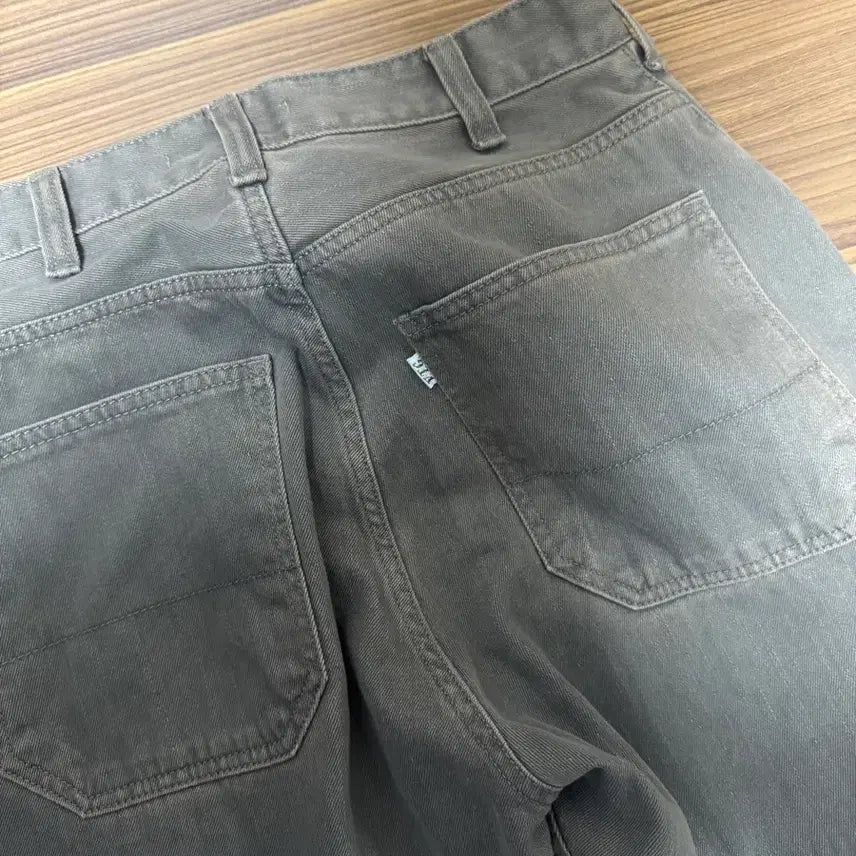 [BUNJANG] HATCHING ROOM Olive Curve Jeans / 해칭룸 커브진 올리브 2