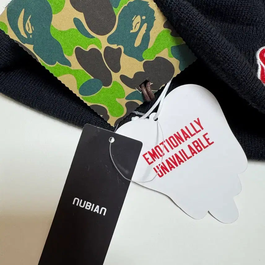 [BUNJANG] BAPE Emotionally Unavailable Beanie / 베이프(BAPE) x Emotionally Unavailable 비니