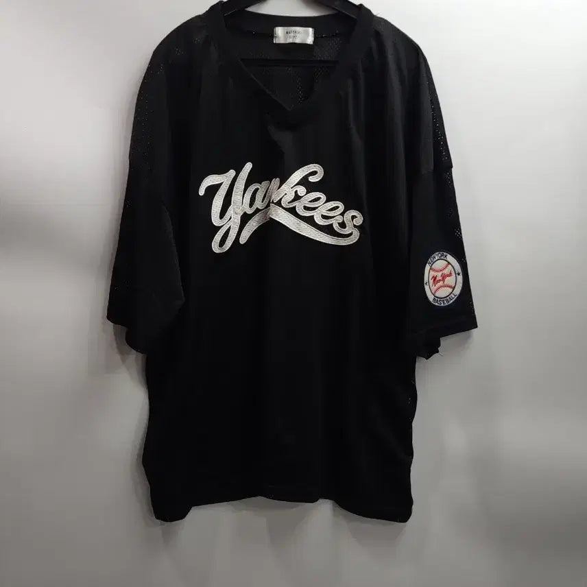 [BUNJANG] MATERIAL DEPT. NY Yankees Mesh V-Neck Jersey / [2XL-3XL] MATERIAL DEPT. NY 양키스 메쉬 브이넥 저