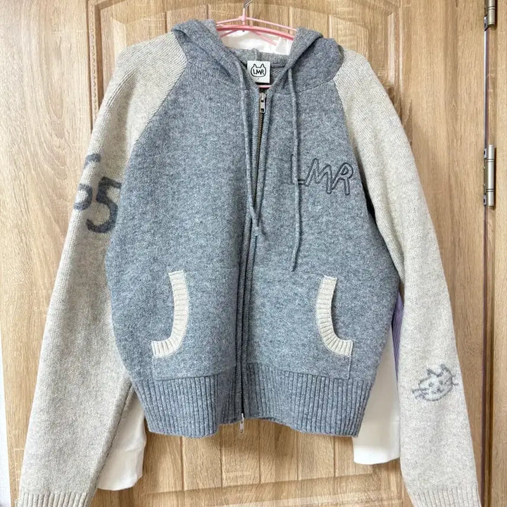[BUNJANG] LMR Drawing Graphic Knit Hoodie Zip-up Gray / 엘엠알 드로잉 그래픽 니트 후드집업 회색