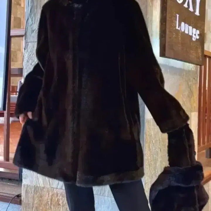 [BUNJANG] Obrera Eco Fur Coat / 오브레아 에코퍼