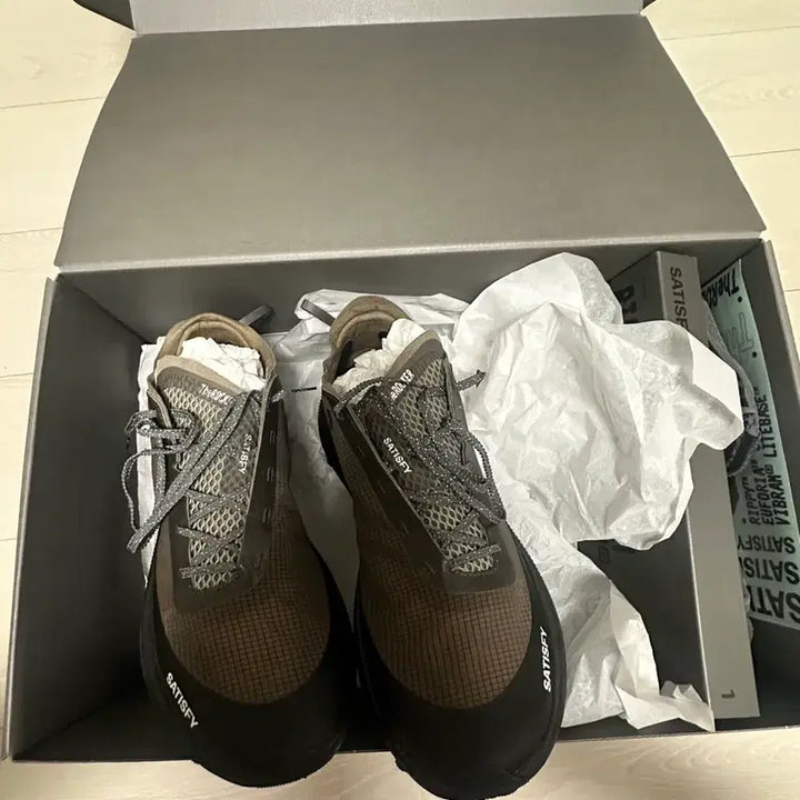 [BUNJANG] Satisfy The Rucker Falcon US10 / 세티스파이 더 라커 팔콘 us10