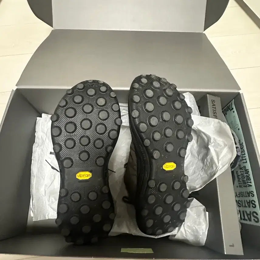 [BUNJANG] Satisfy The Rucker Falcon US10 / 세티스파이 더 라커 팔콘 us10