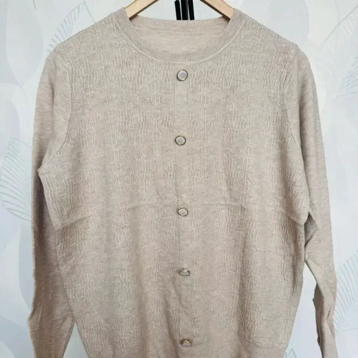 [BUNJANG] New Pearl Button Round Neck Knit Sweater / 신상 진주버튼 라운드넥 니트