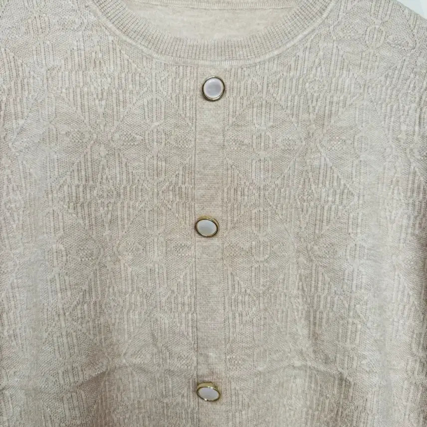 [BUNJANG] New Pearl Button Round Neck Knit Sweater / 신상 진주버튼 라운드넥 니트