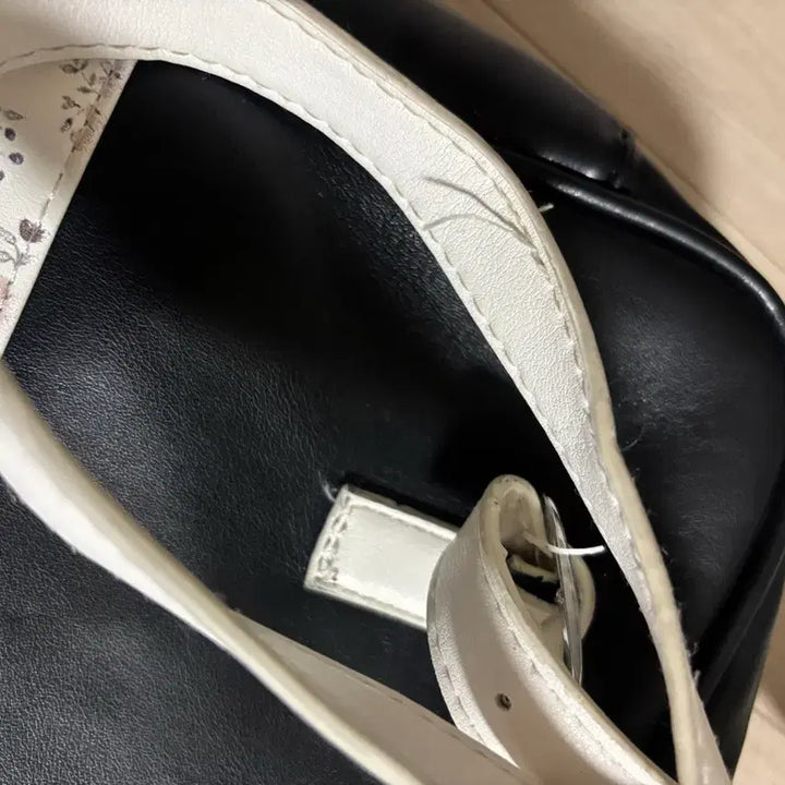 [BUNJANG] Vintage Flower Pattern School Bag (Black) / 빈티지 모리걸 플라워패턴 스쿨백 블랙