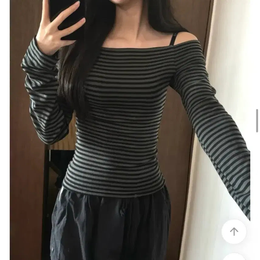 [BUNJANG] Off-shoulder Top / 스트라이프 오프숄더 (목에 두르는 끈 포함)