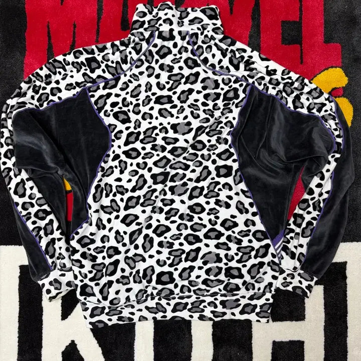 [BUNJANG] Palace x Needles Snow Leopard Track Jacket / [XL] 팔라스 x 니들스 트랙 자켓 스노우 레오파드 - 24FW