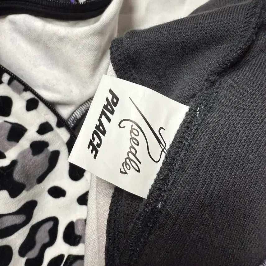 [BUNJANG] Palace x Needles Snow Leopard Track Jacket / [XL] 팔라스 x 니들스 트랙 자켓 스노우 레오파드 - 24FW