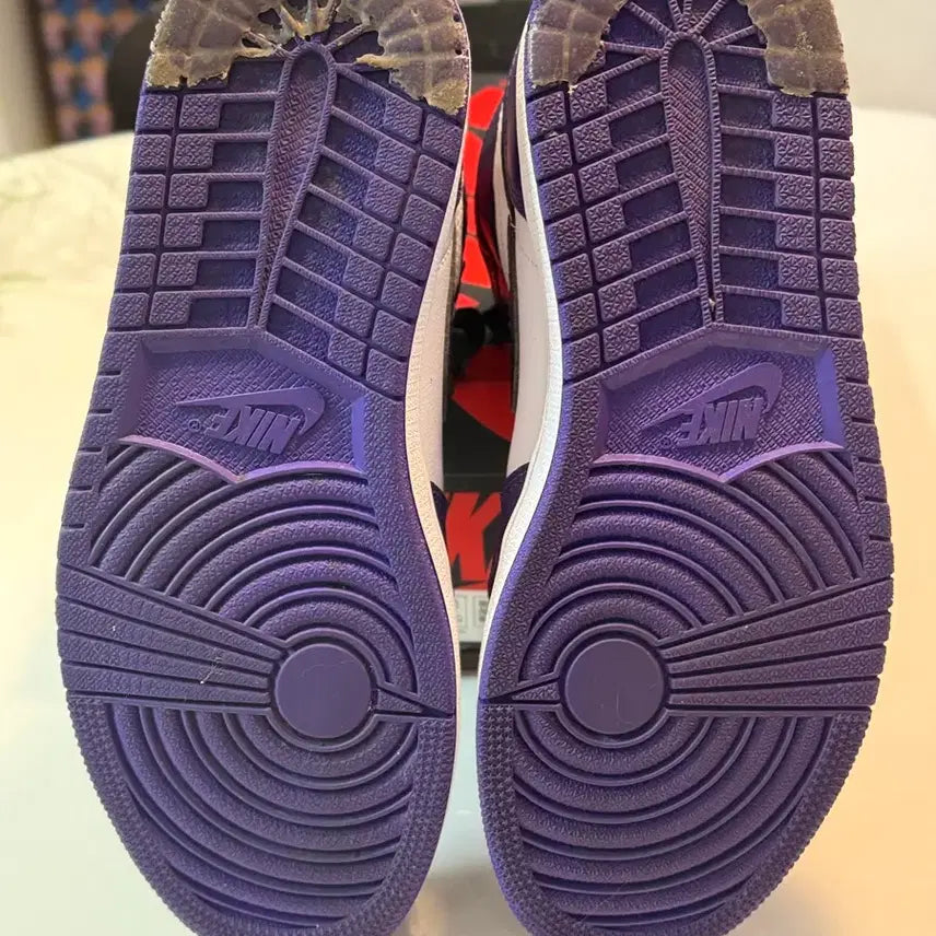 [BUNJANG] Jordan 1 Retro High OG Court Purple 2020 (Size 260) / [260] 조던 1 레트로 하이 OG 코트 퍼플 2020