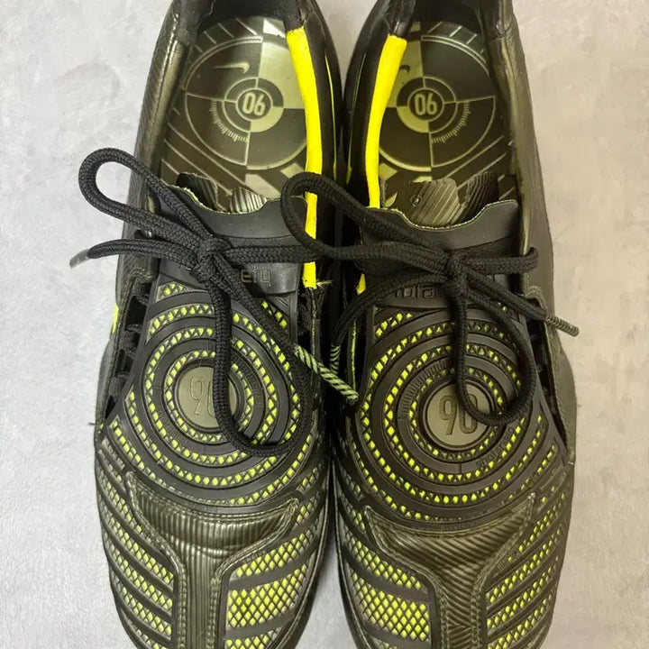 [BUNJANG] Nike Total90 Laser II Soccer Cleats / 나이키 축구화 토탈90 레이저 2 (사이즈 270)