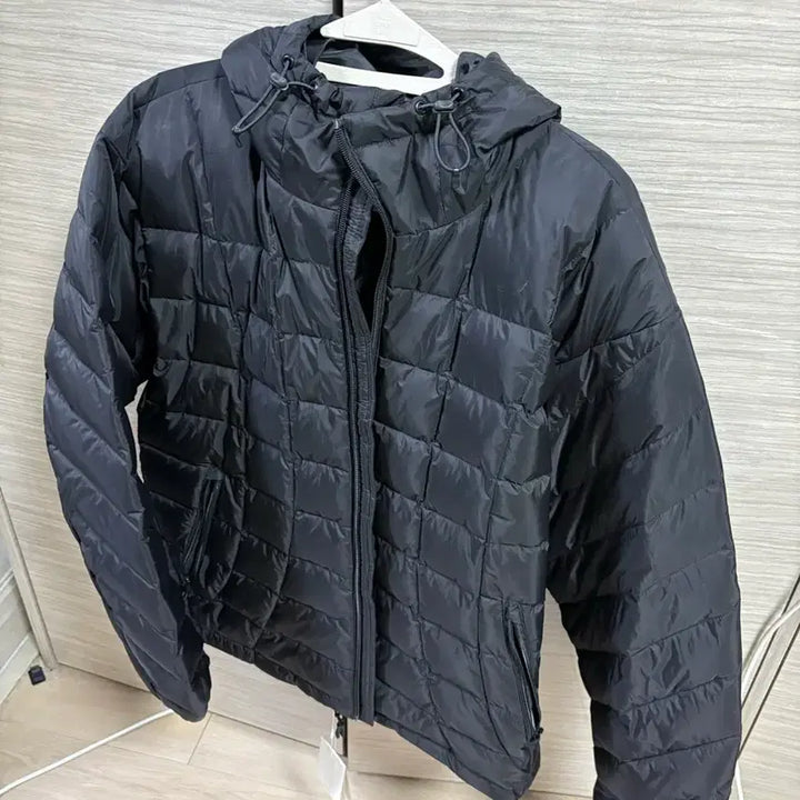 [BUNJANG] Begin 202 Curved Light Down Jacket (Size 2) / (새상품) 비긴 202 커브드라이트다운 경량패딩 2 사이즈