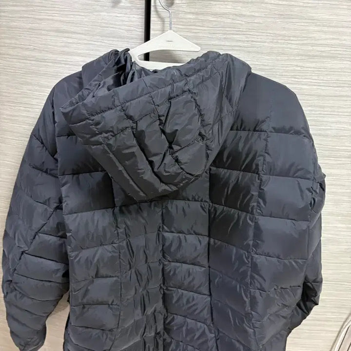 [BUNJANG] Begin 202 Curved Light Down Jacket (Size 2) / (새상품) 비긴 202 커브드라이트다운 경량패딩 2 사이즈