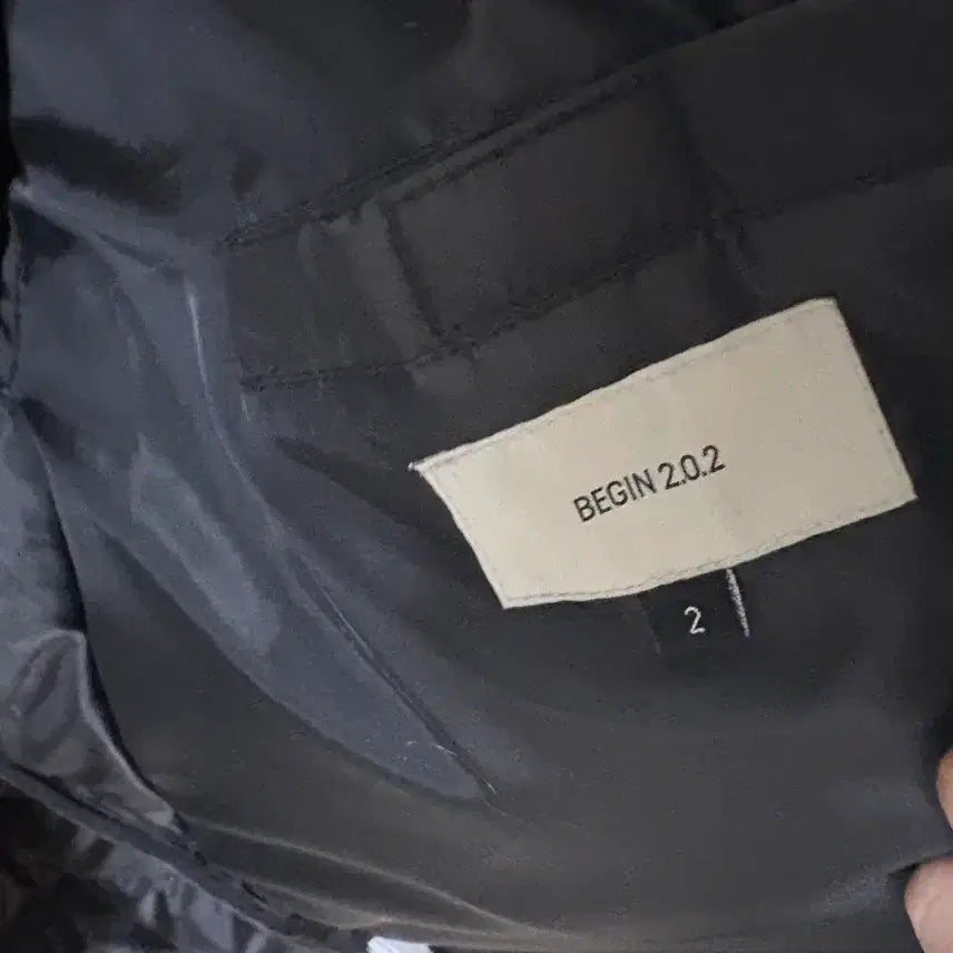 [BUNJANG] Begin 202 Curved Light Down Jacket (Size 2) / (새상품) 비긴 202 커브드라이트다운 경량패딩 2 사이즈