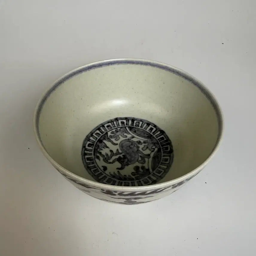 [BUNJANG] Blue and White Porcelain with Sea and Dragon Motif / 청화 해수신수문 완