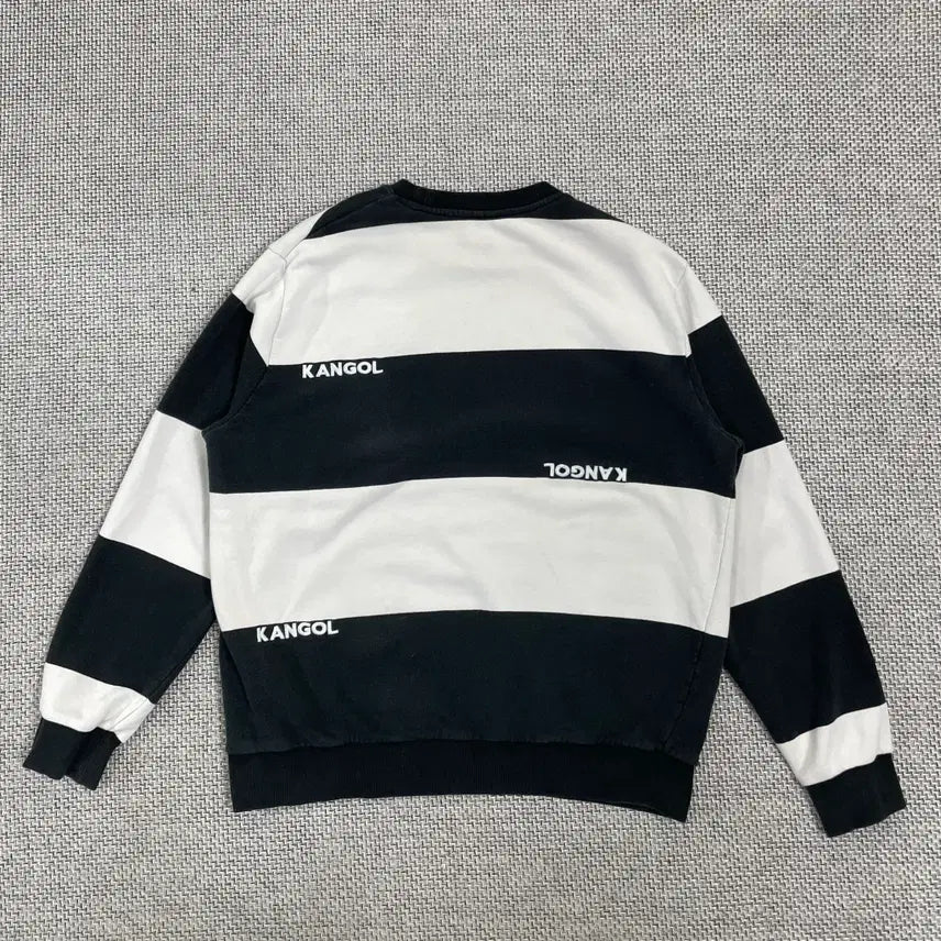 [BUNJANG] Kangol Striped Men's Sweatshirt / [남성상의] 캉골 블랙/화이트 스트라이프 맨투맨