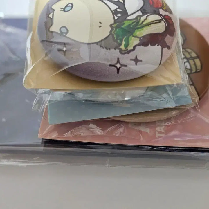 [SOLD OUT] 코드아나 대만판 특장판 특전 아크릴 스탠드 캔뱃지