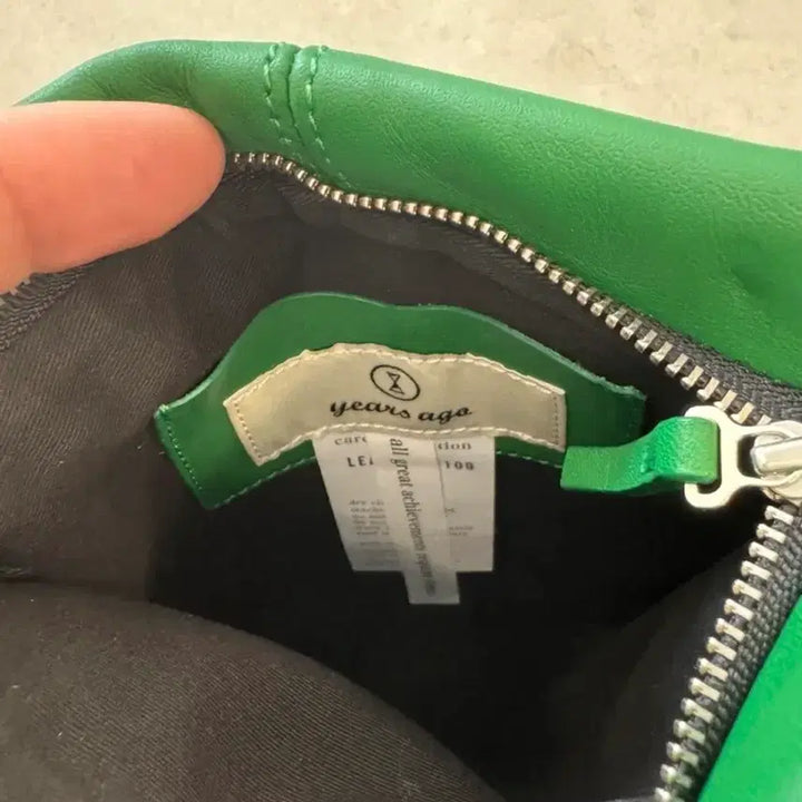 [BUNJANG] Years Ago Sacoche Bag / [이얼즈어고] 샤코슈백 새상품