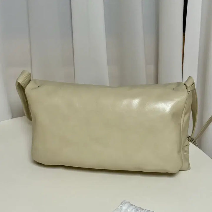 [BUNJANG] Stand Oil Fluffy Bag (L size) (Vanilla) / (단종) 스탠드오일 플러피백 (L size) (바닐라)