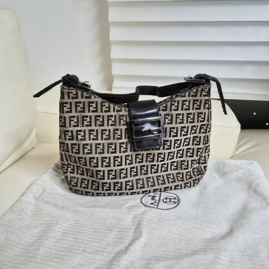 [BUNJANG] Fendi Zucca Pattern Mini Shoulder Bag / 펜디 주카 패턴 미니 숄더백 28x17