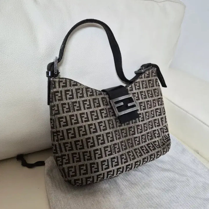 [BUNJANG] Fendi Zucca Pattern Mini Shoulder Bag / 펜디 주카 패턴 미니 숄더백 28x17