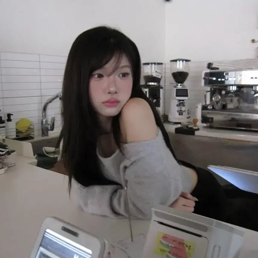 [BUNJANG] Modimood One Shoulder Gray Knit Top / 에이블리 모디무드 원 오프숄더 그레이 니트